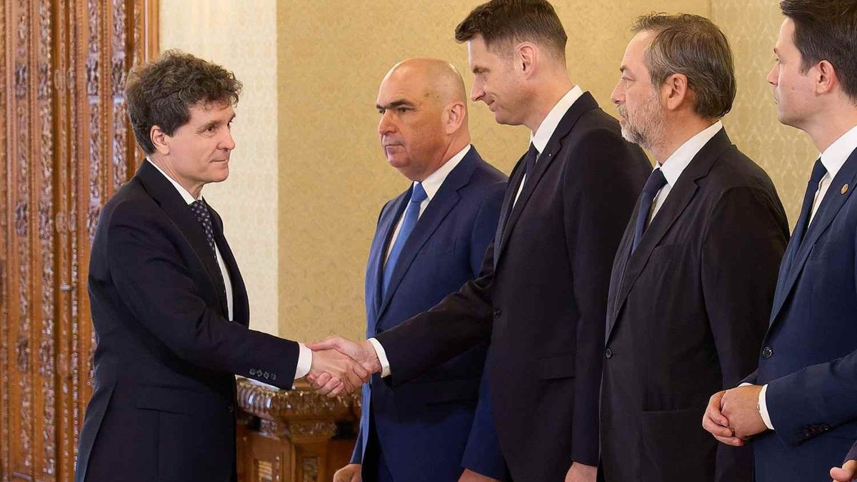 Patru luni fără guvern cu puteri depline. Cronologia crizei politice din România după demiterea premierului Ilie Bolojan