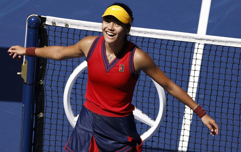 Emma Răducanu s-a calificat în semifinale la US Open. A câștigat opt meciuri la rând, fără set pierdut