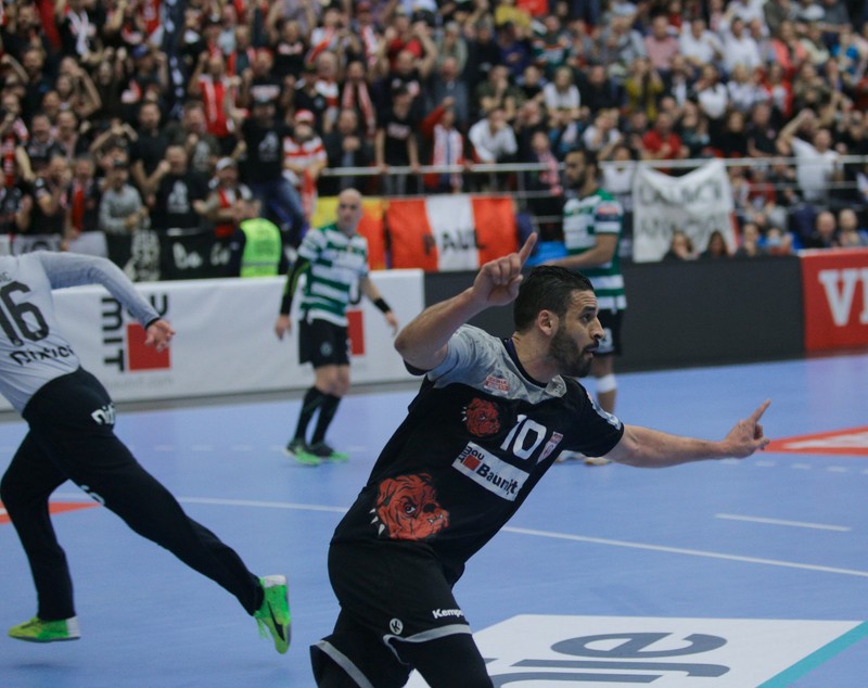FOTO | Dinamo - Sporting Lisabona, în Liga Campionilor la handbal masculin, 26-27. Mircea Lucescu și Mircea Rednic au fost în tribune