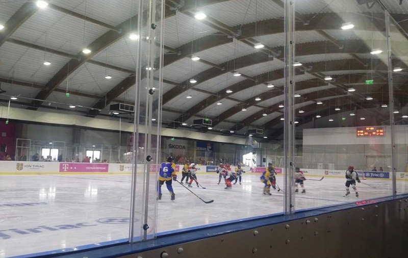Patinoarul construit de Ion Țiriac, la Otopeni, a fost inaugurat / GALERIE FOTO