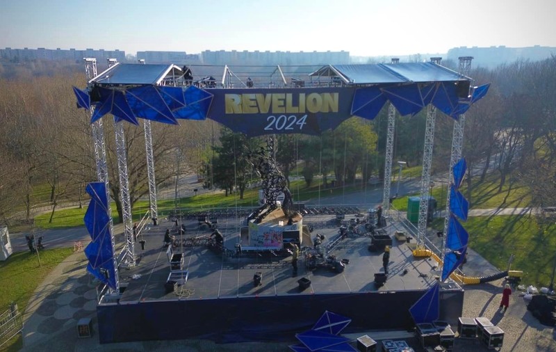 Petreceri de Revelion 2024. Holograf cântă în București, The Motans - la Timișoara, iar Ștefan Bănică jr - la Slatina
