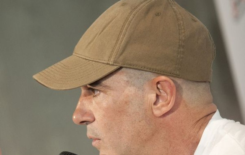 Adio figură de MACHO MAN! Antonio Banderas s-a RAS în cap | FOTO