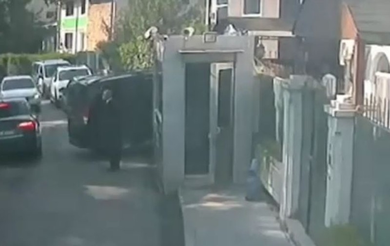 VIDEO | Televiziunea turcă a publicat imagini șocante: Trei bărbați transportă saci în care s-ar afla cadavrul dezmembrat al lui Jamal Khashoggi