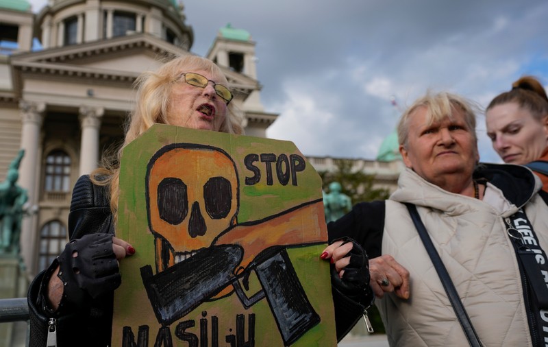 Sârbii au predat peste 3.000 de arme și piese de armament, în primele două zile de amnistie pentru armele deținute ilegal