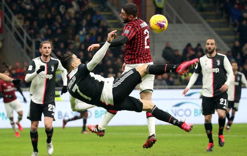 Campionatul de fotbal din Italia a fost suspendat la ordinul guvernului
