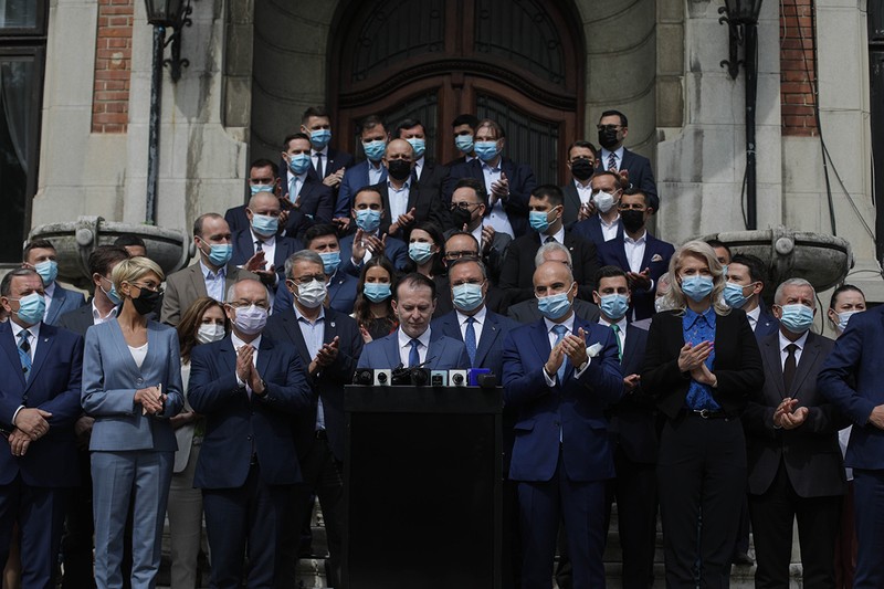 Imagine de la momentul în care premierul Florin Cîțu și-a anunțat candidatura la șefia PNL FOTO: INQUAM / Octav Ganea